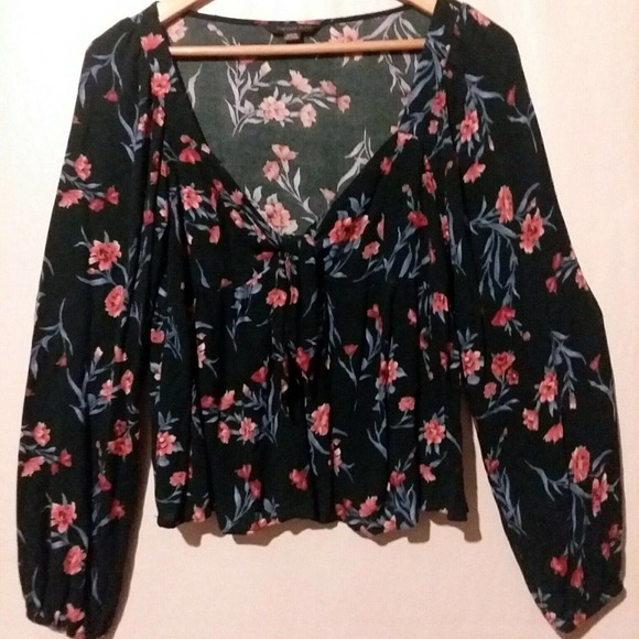 American Eagle Outfitters Tops - American Eagle Outfitters Floral Blouse BOHO Small
